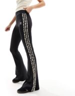 LEOPARD LUXE 3-STRIPES INFILL FLARED LEGGINGS - Image 2