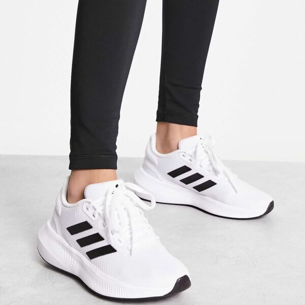 Running Runfalcon 3.0 trainers in white