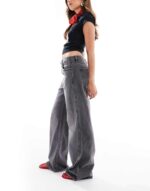 Stradivarius Baggy Low Waist Jeans - Image 2