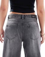 Stradivarius Baggy Low Waist Jeans - Image 5