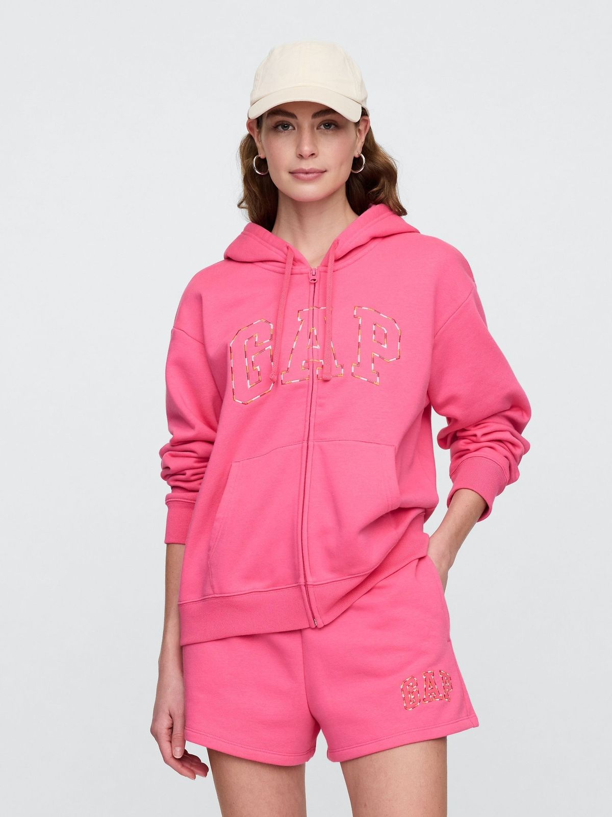 WhatsApp Image 2025-11-07 at 14.32.39_99214170 Relaxed Gap Logo Zip Hoodie - Image 1