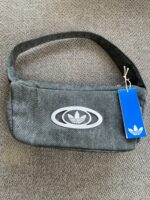 Logo shoulder bag in grey - Image 6