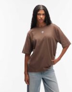 Trefoil Essentials boyfriend t-shirt in khaki